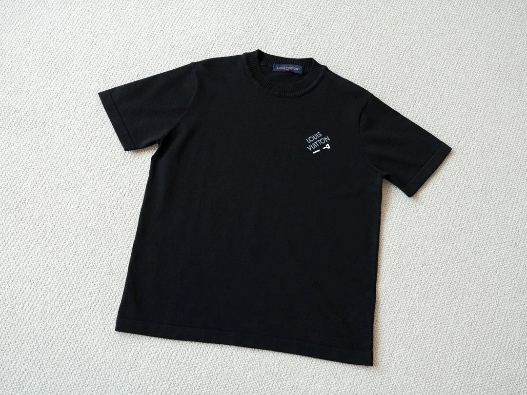黑色 Black