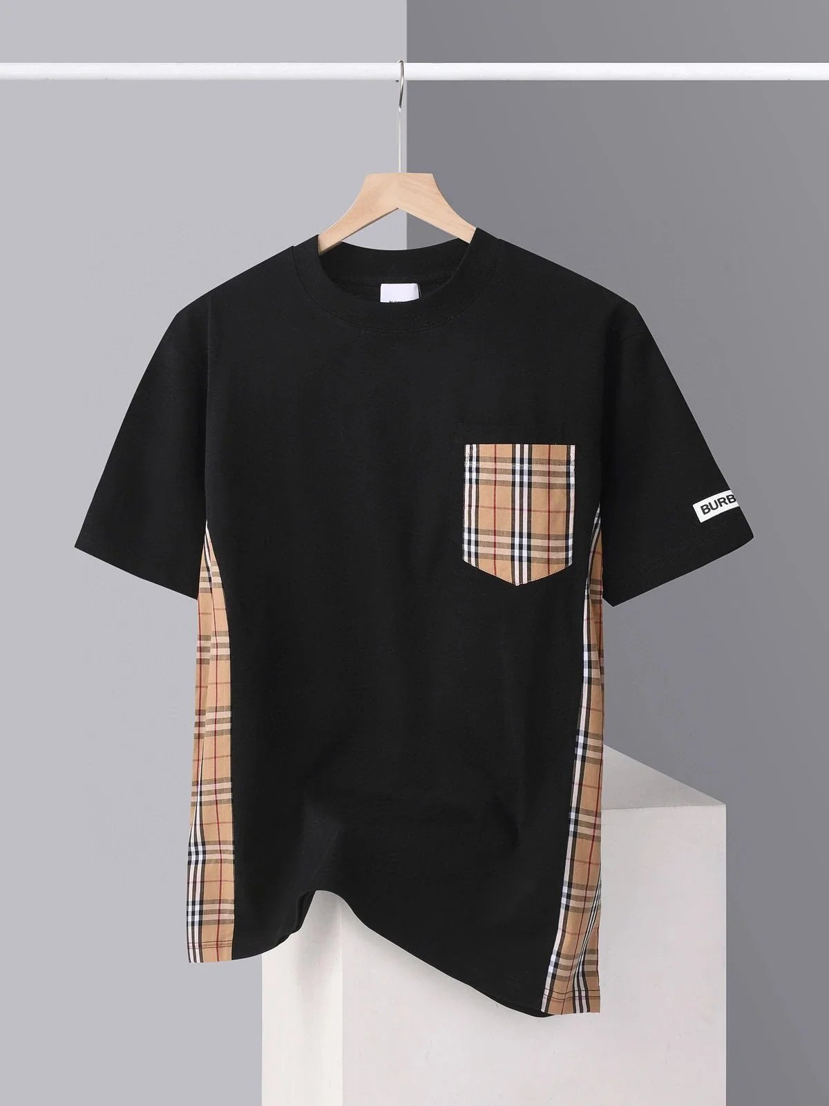 黑色 Black