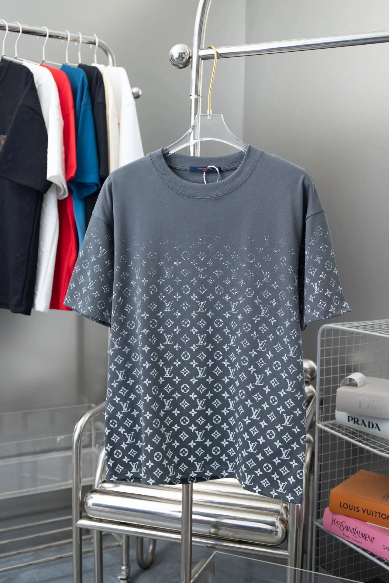 灰色grey
