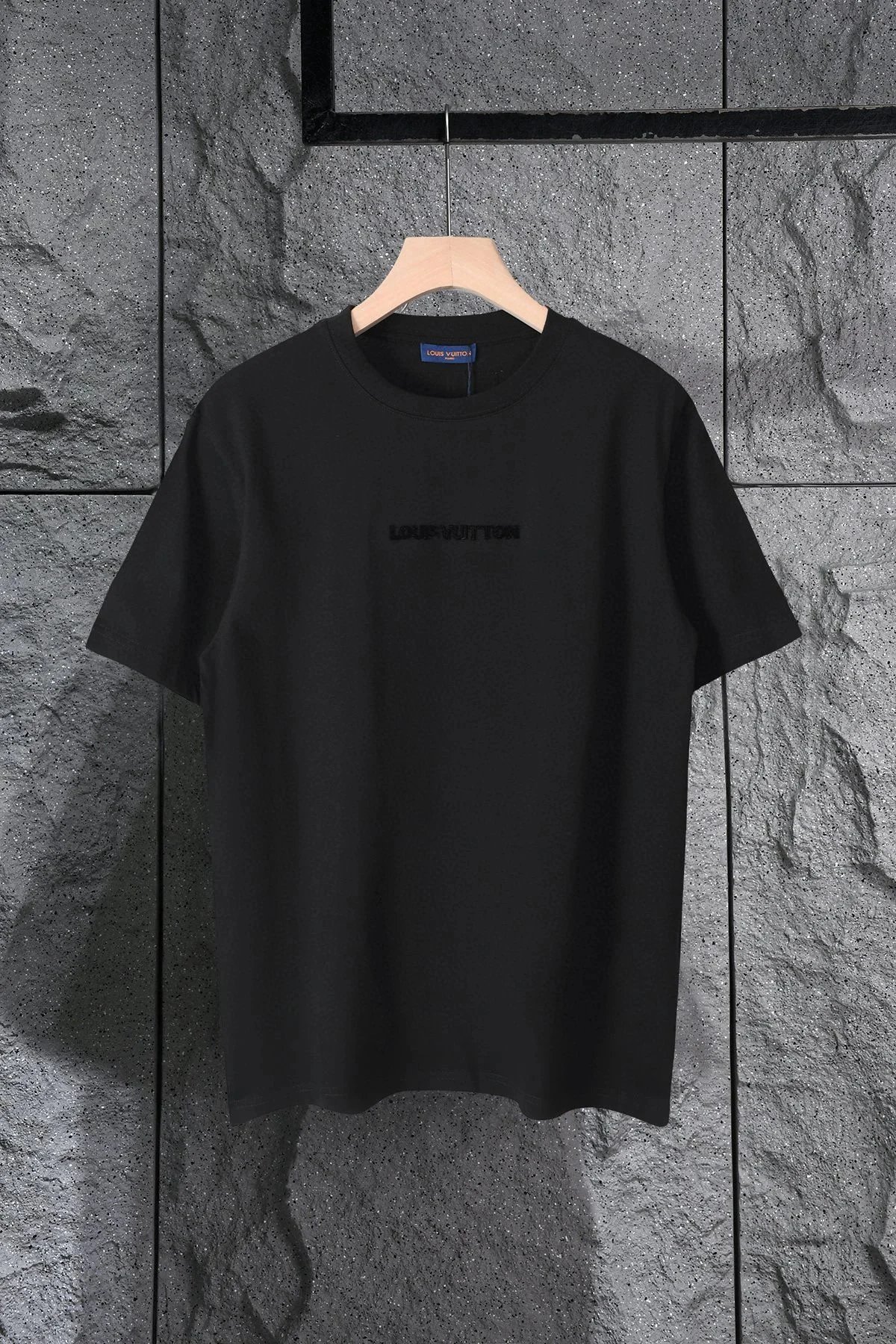 黑色 Black