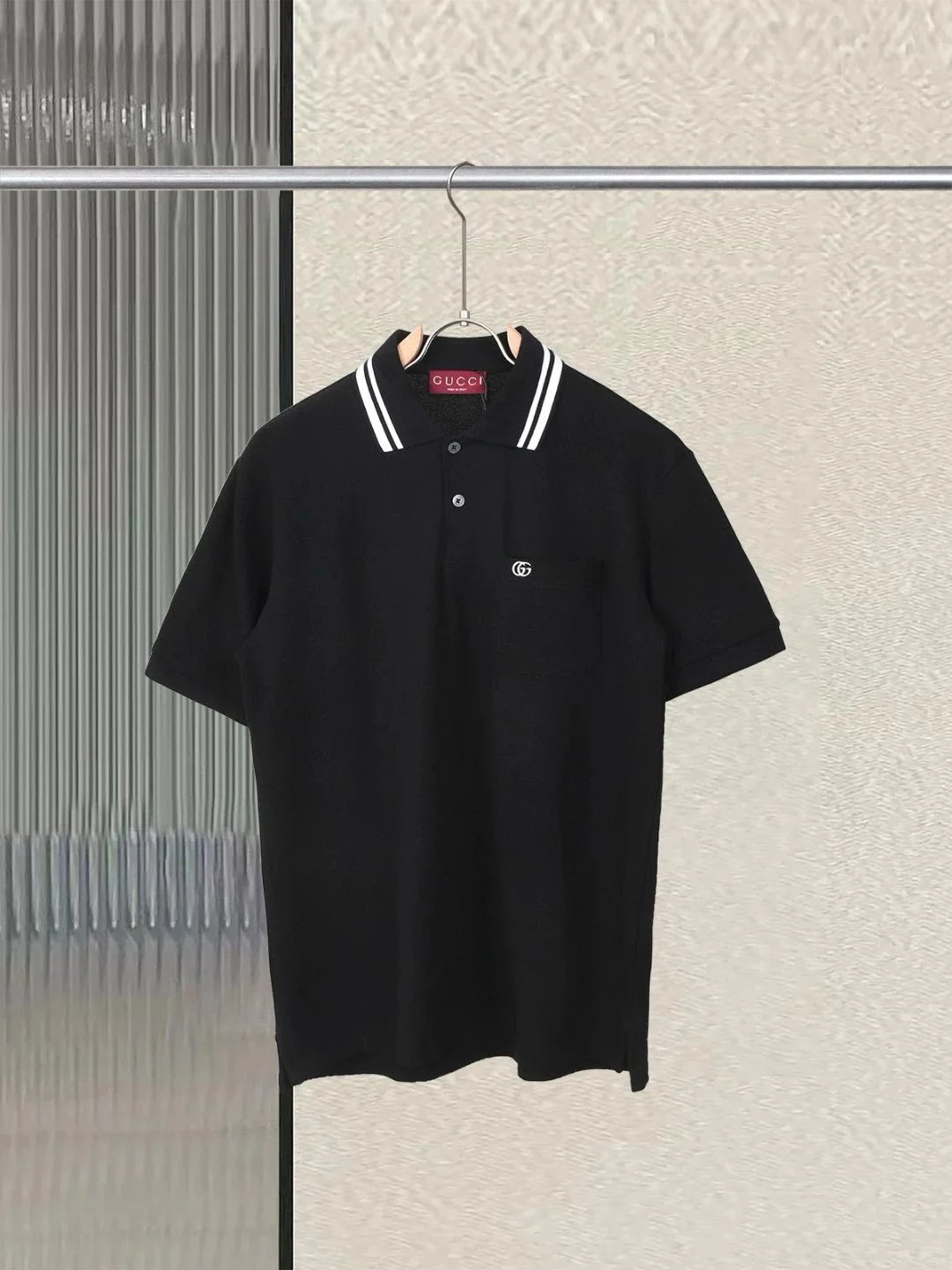 黑色 Black