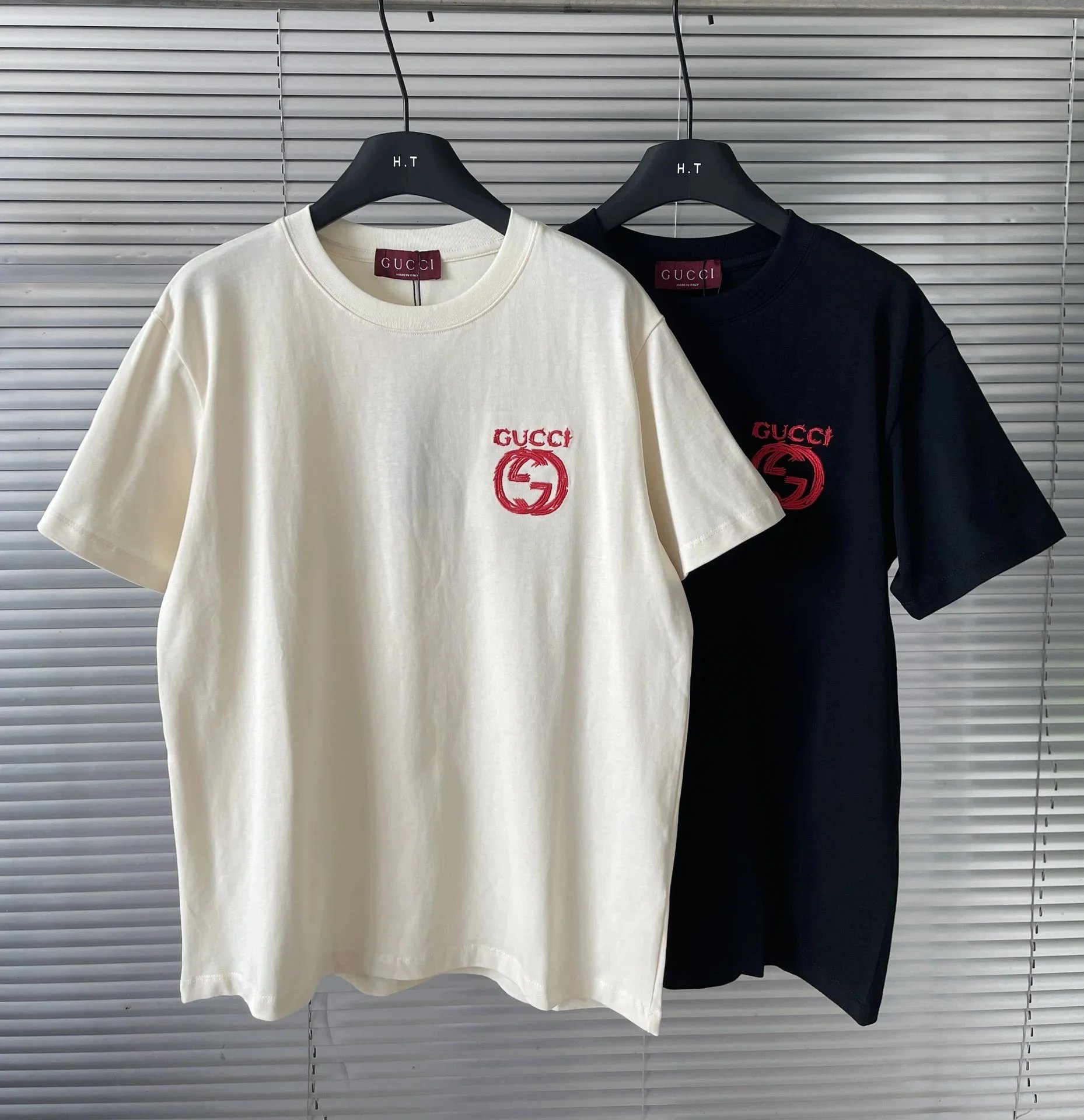 米白色 Off - white