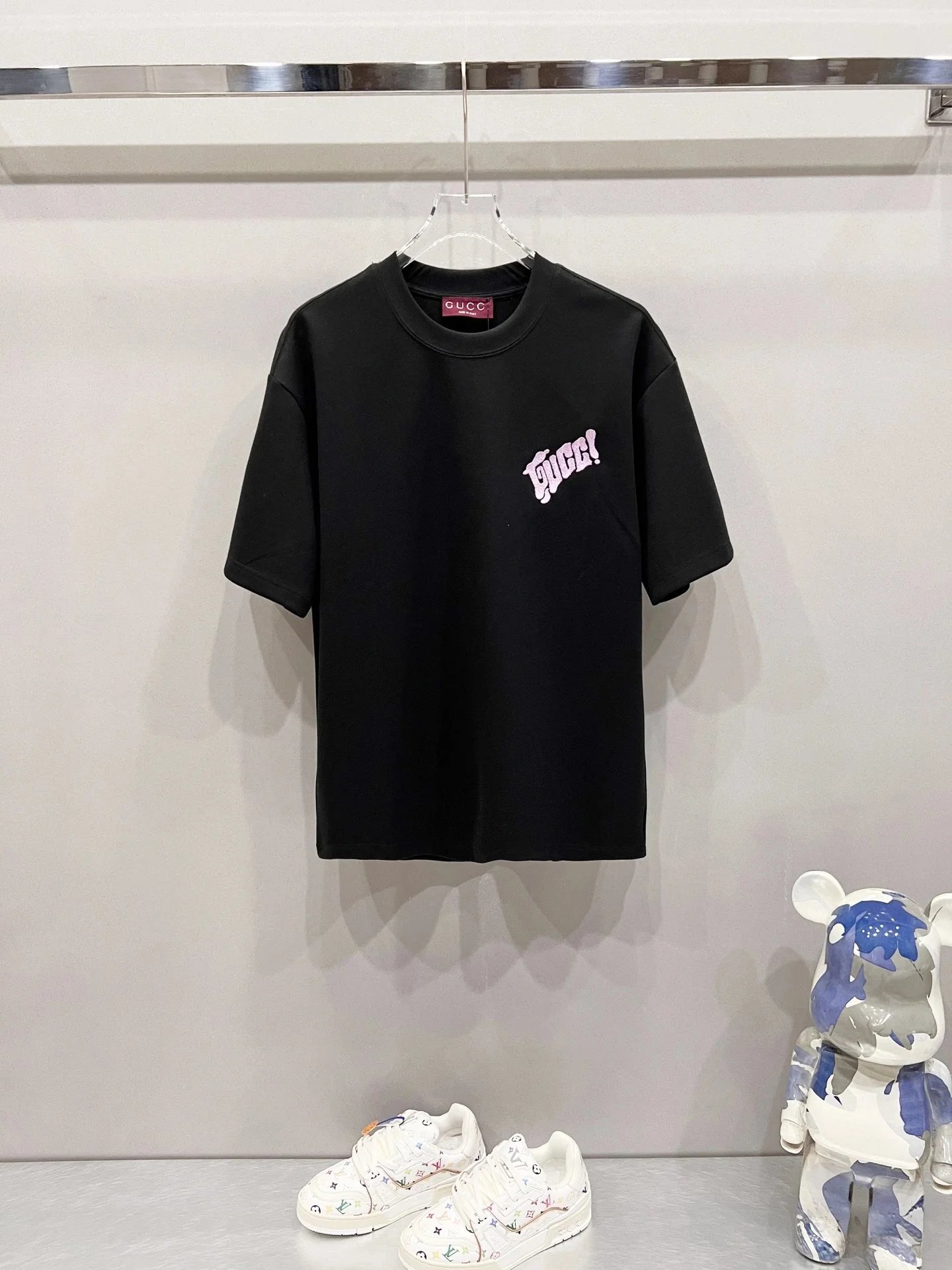 黑色 Black