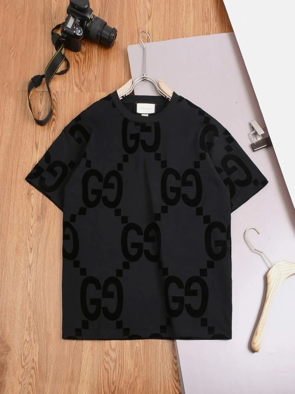 黑色 Black