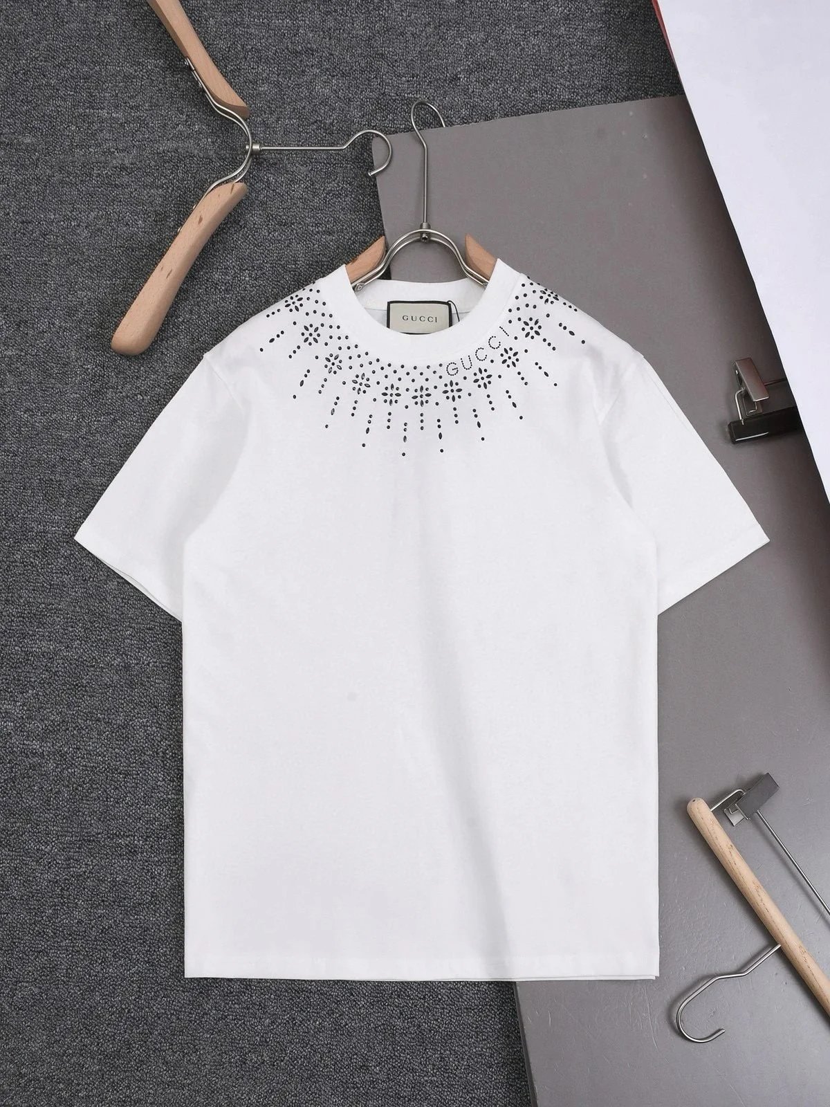白色white