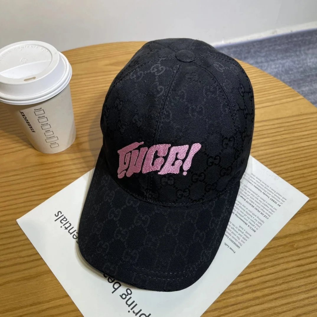 黑和粉色 black and pink