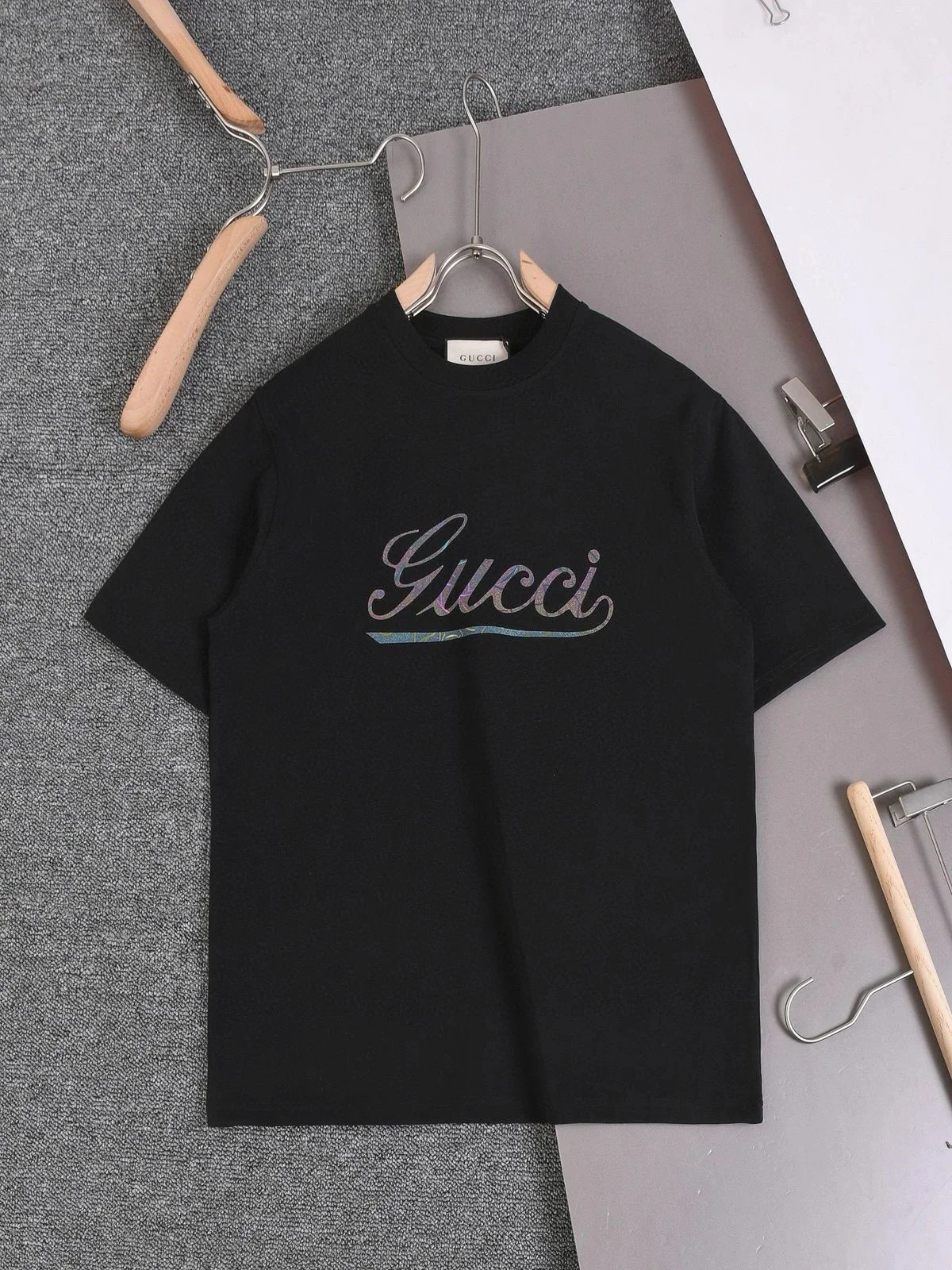 黑色 Black