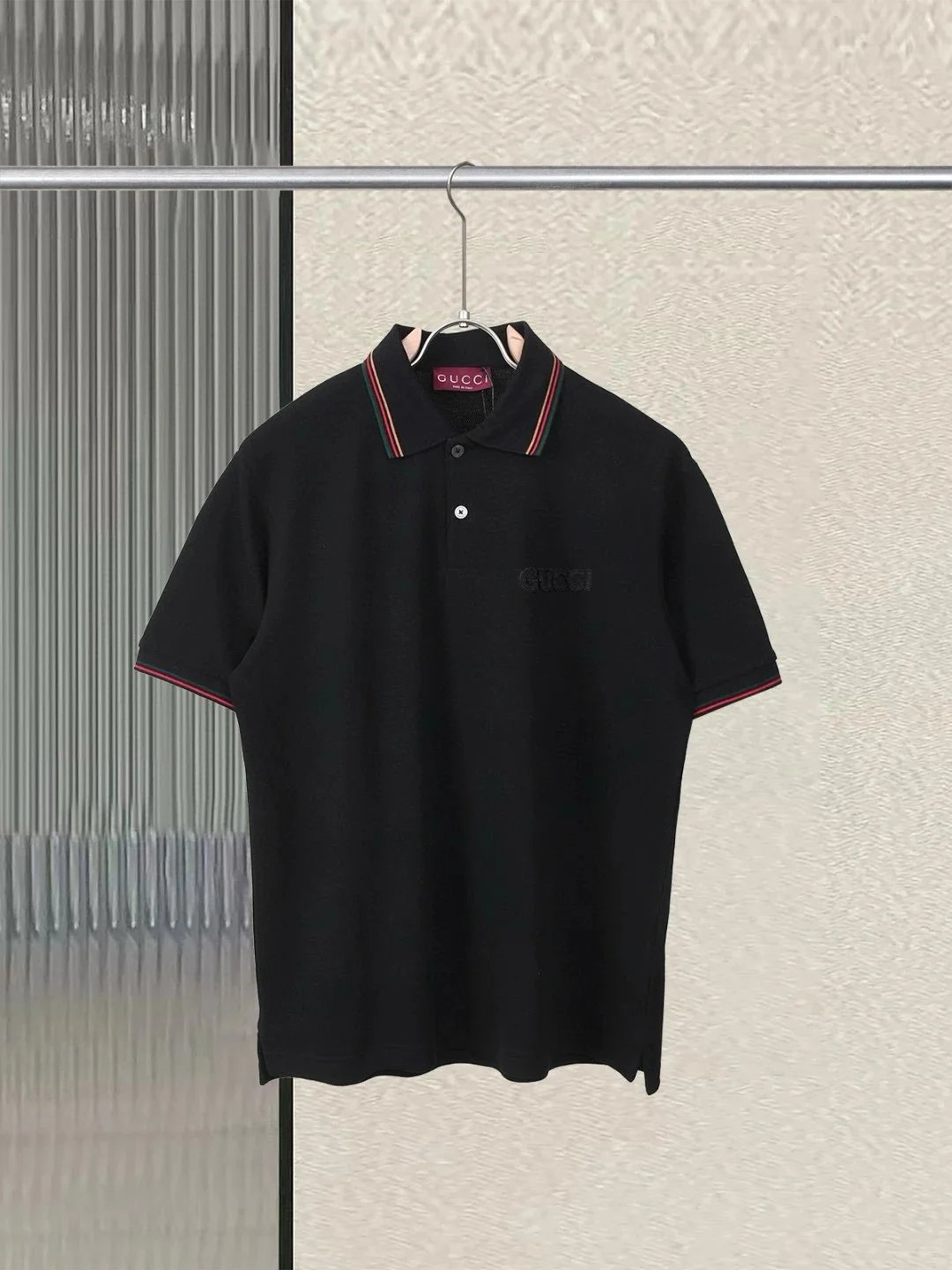 黑色 Black