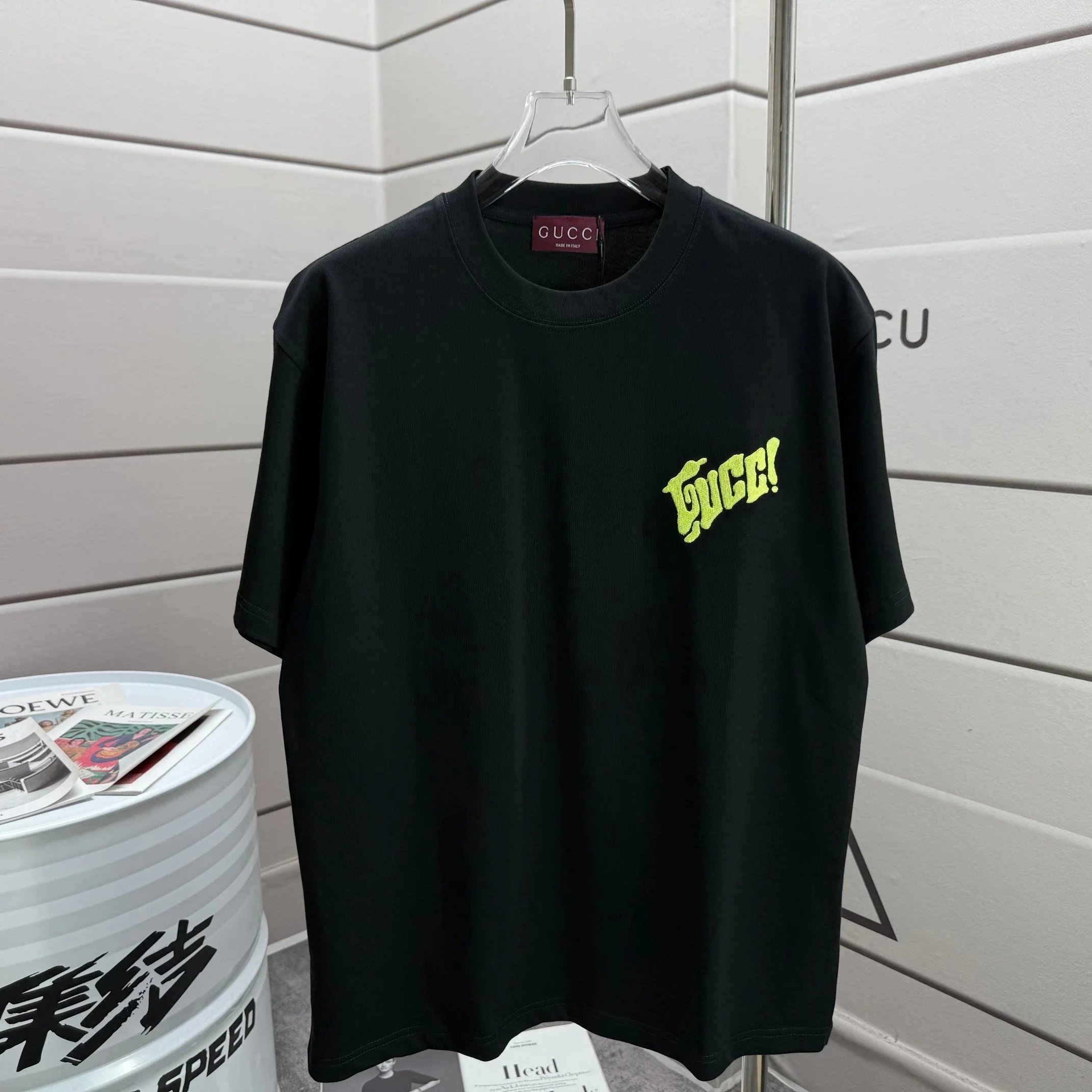 黑色 Black