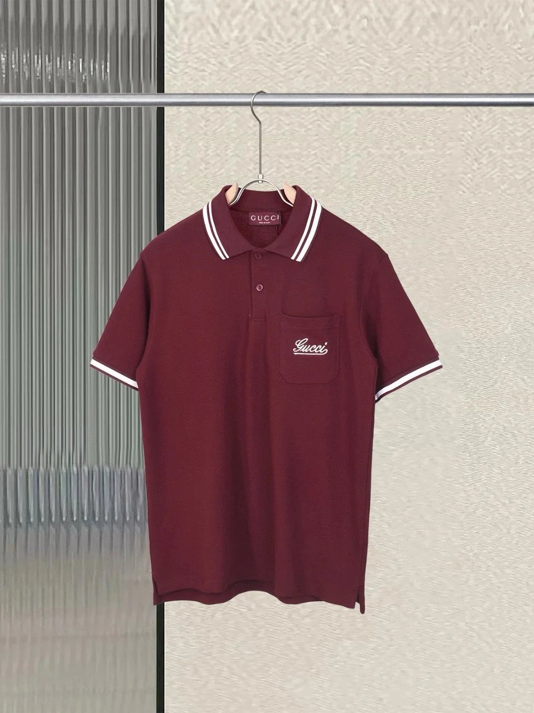 酒红色 wine red