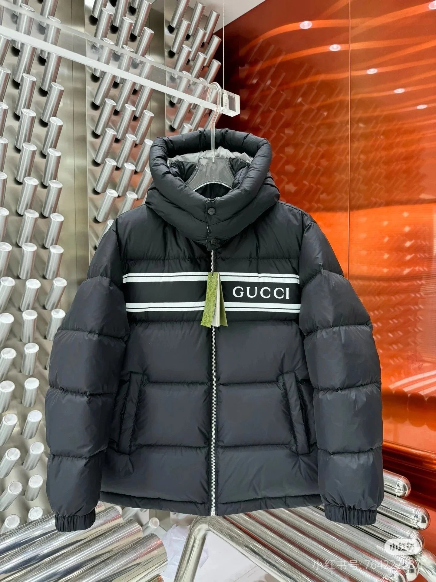 黑色 Black