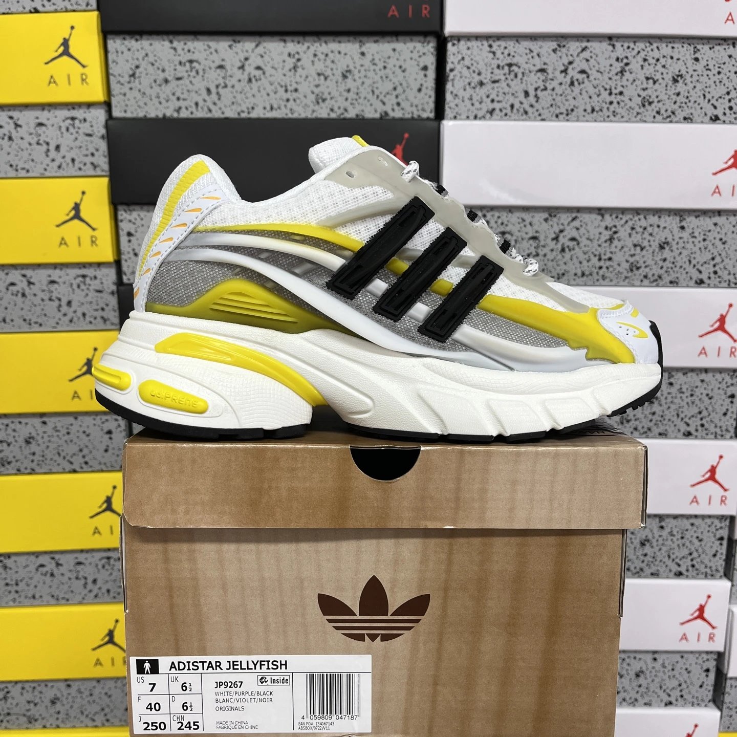 JP9267