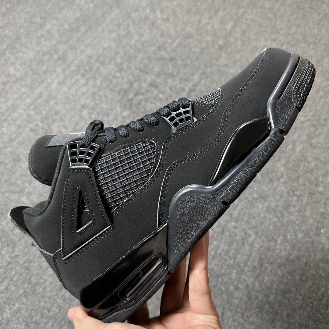 aj4黑猫 CU1110-010