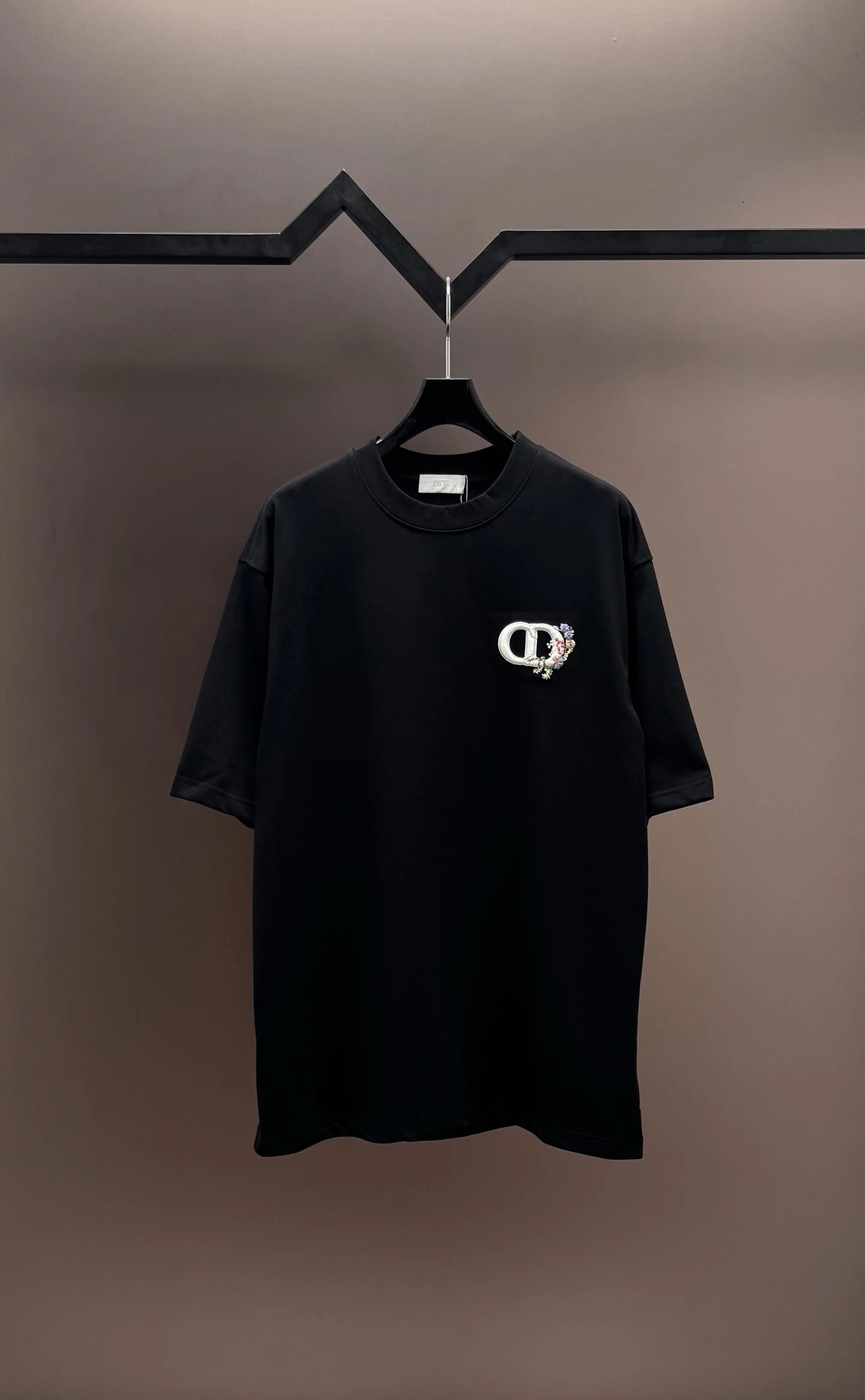 黑色 Black
