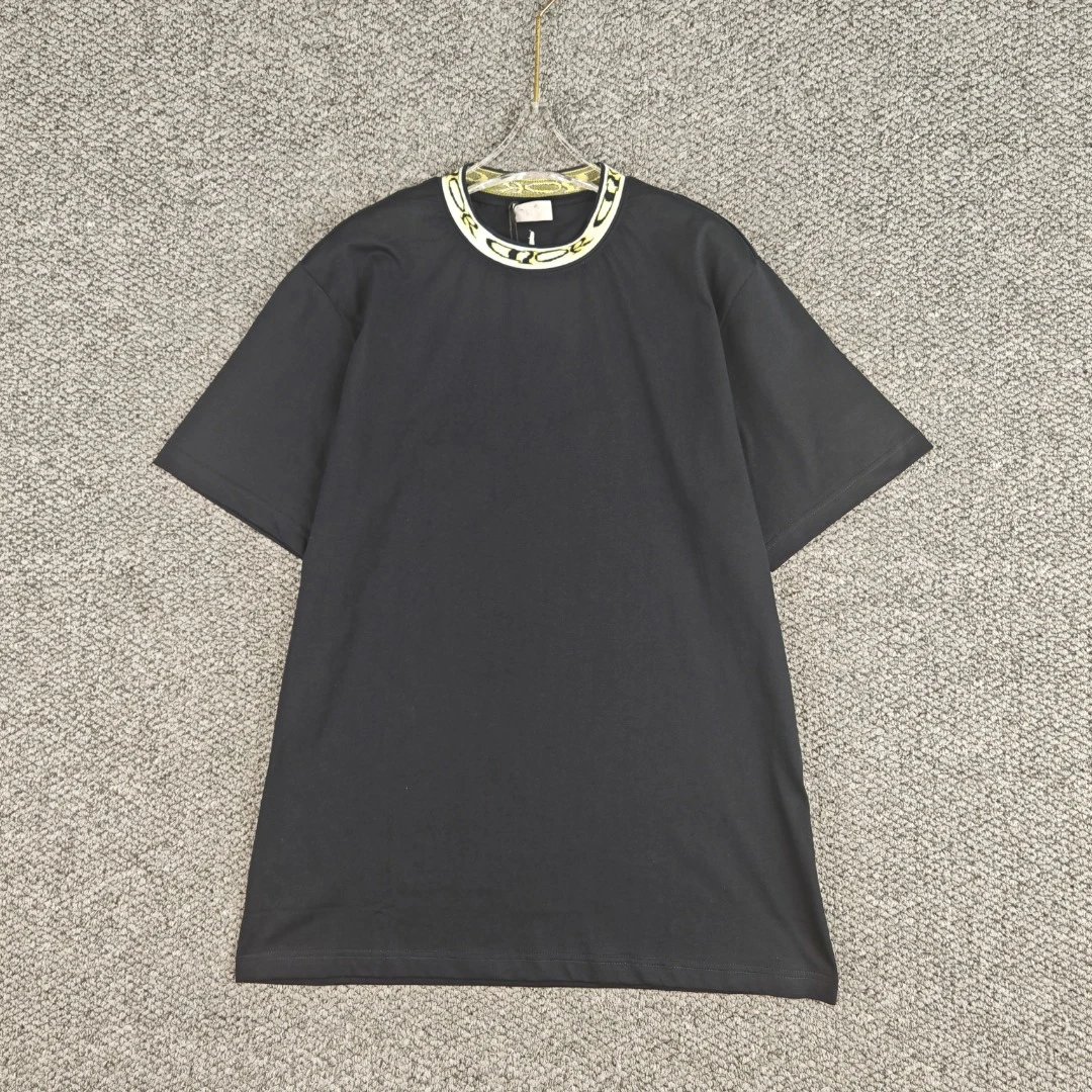 黑色 Black