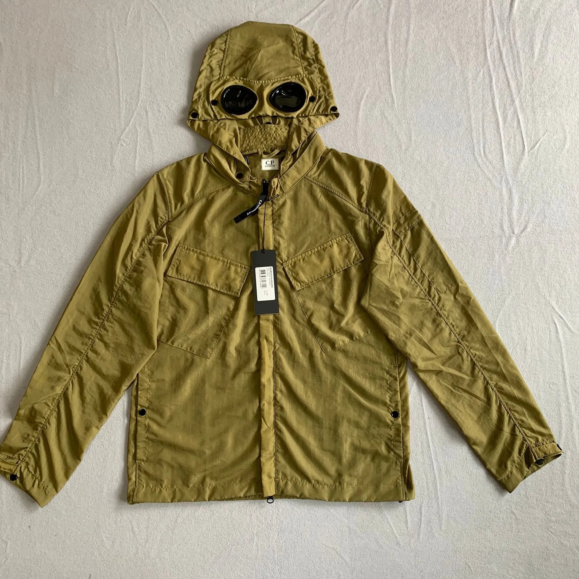 军绿色army green