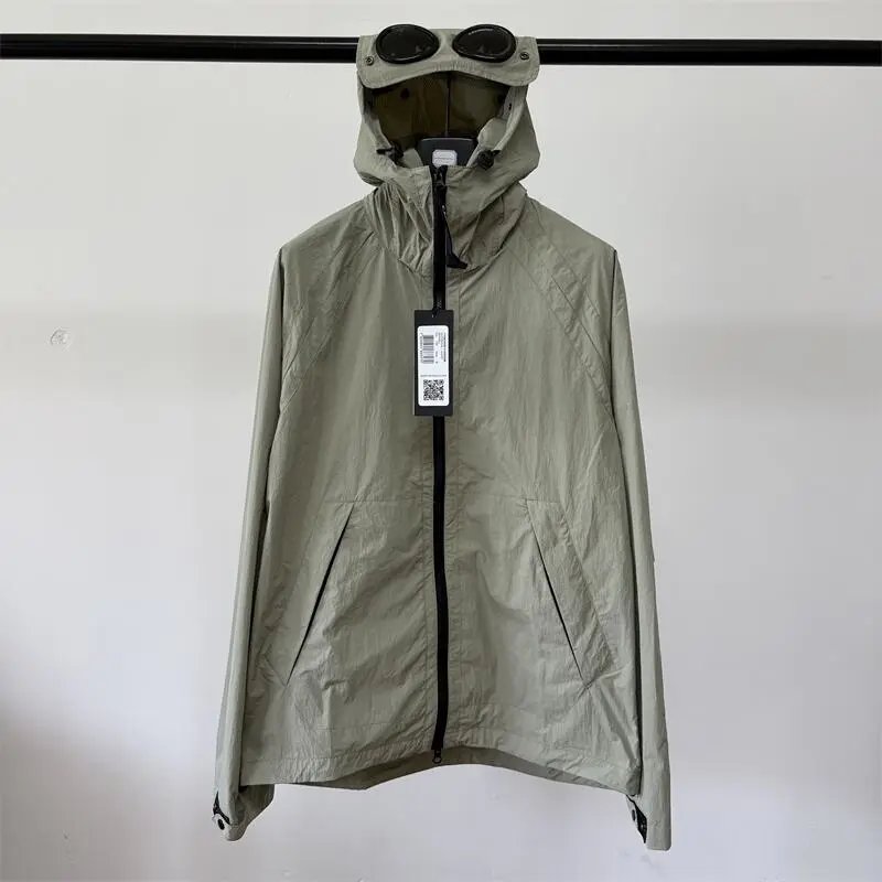 军绿色army green