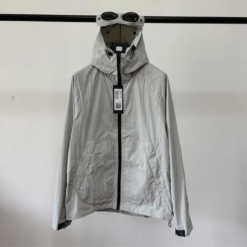 浅灰色 Light gray