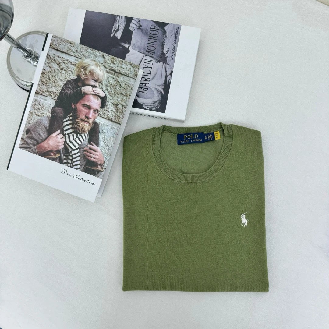 橄榄绿Olive green