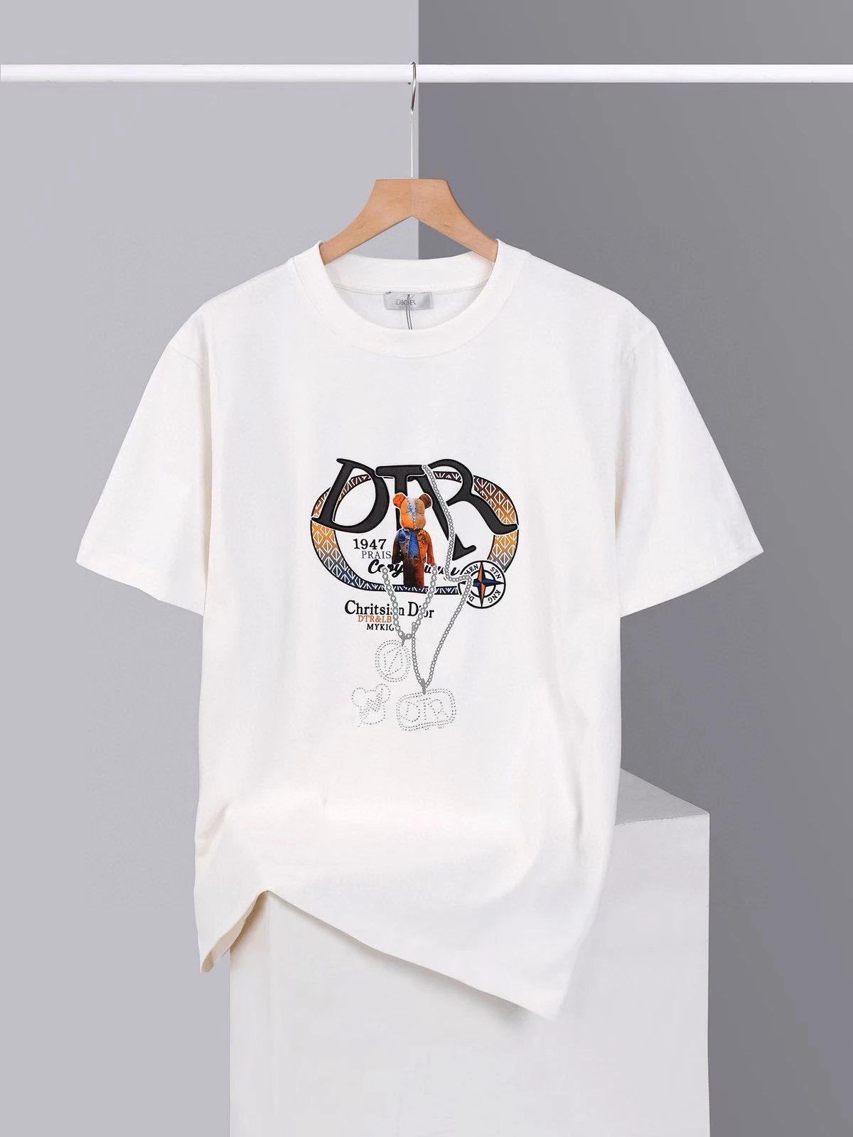 白色 White