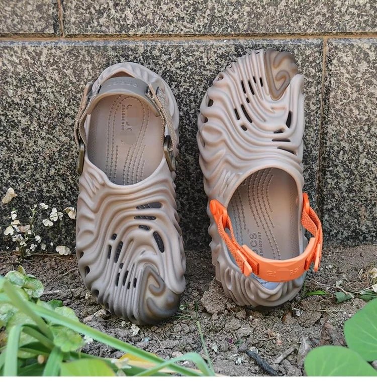 卡其色