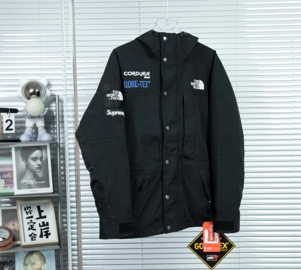 黑色 Black