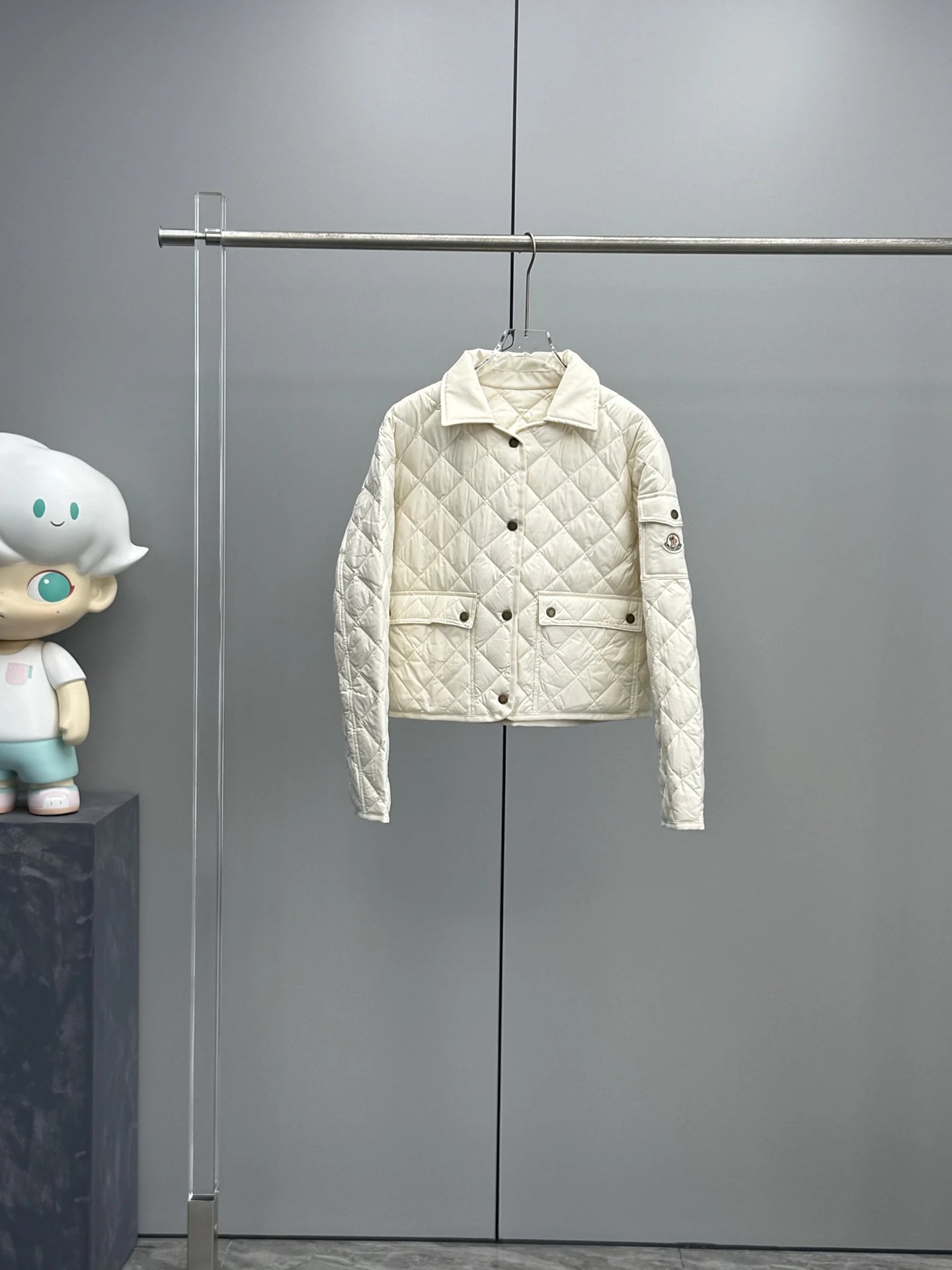 白色White