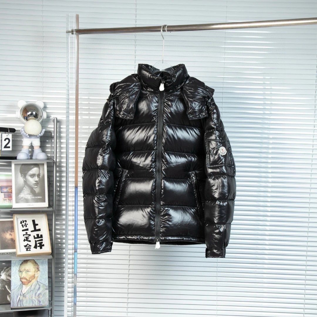 黑色 Black