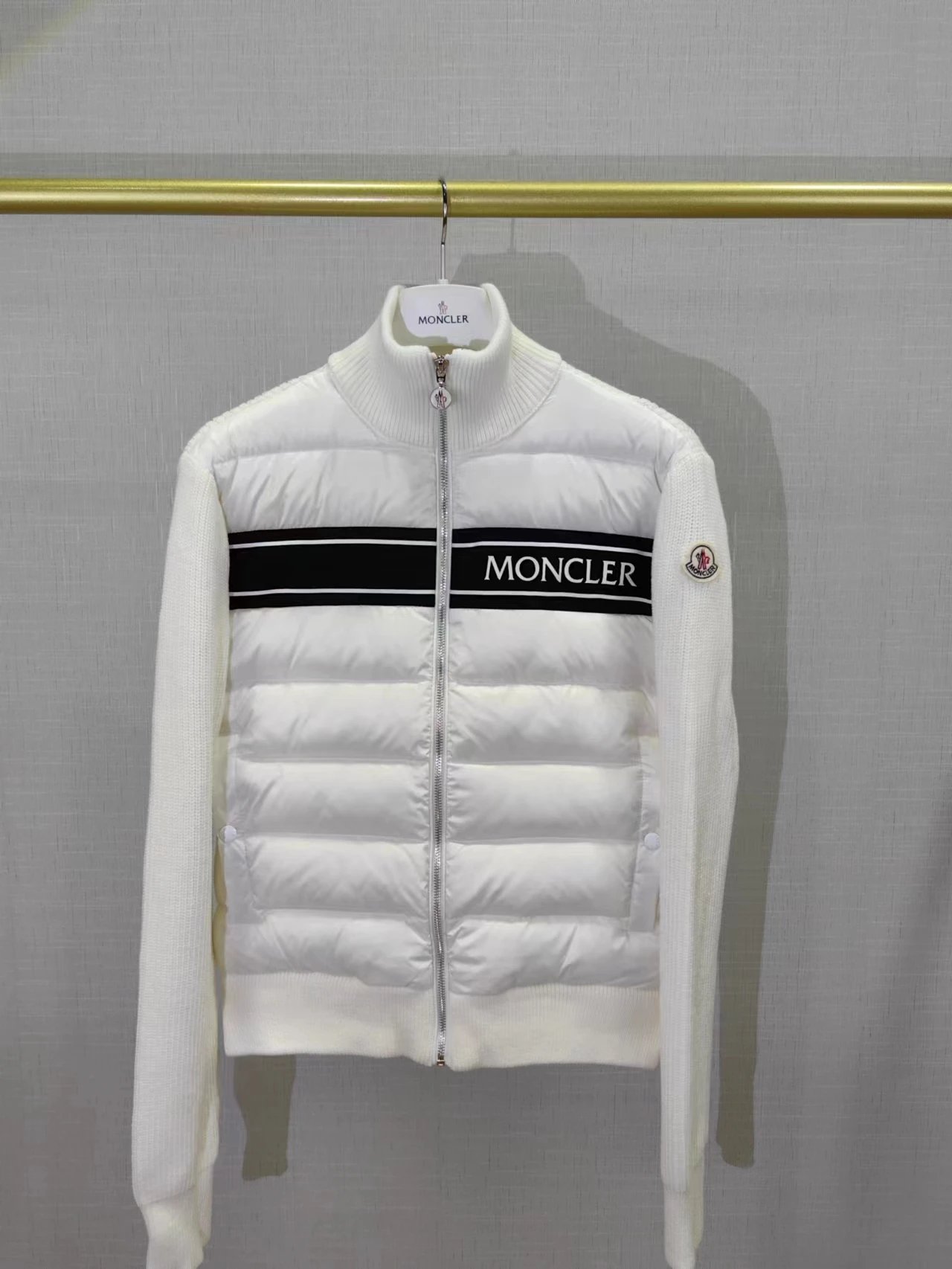 白色White