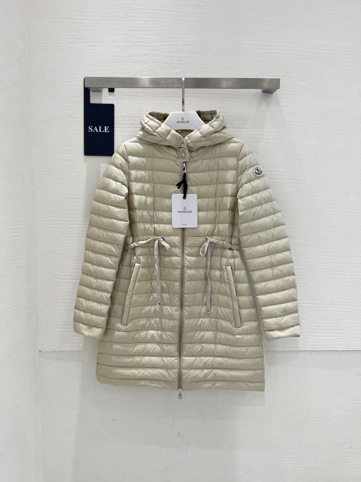 米白色Off-white