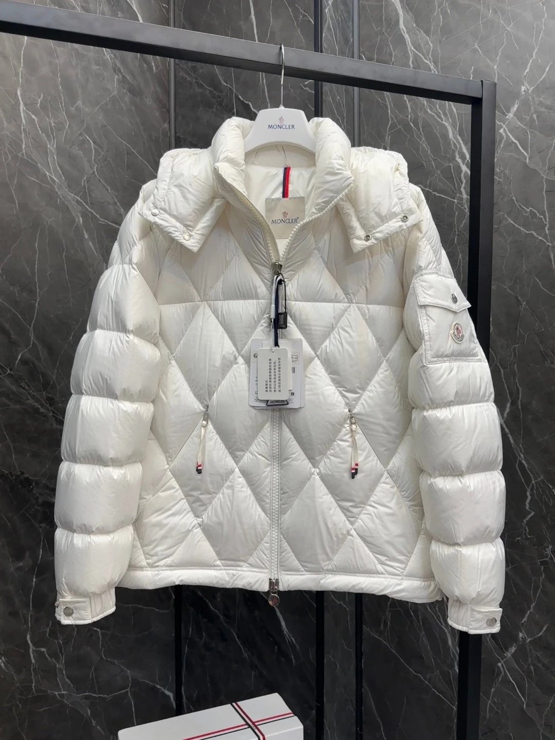 白色 White