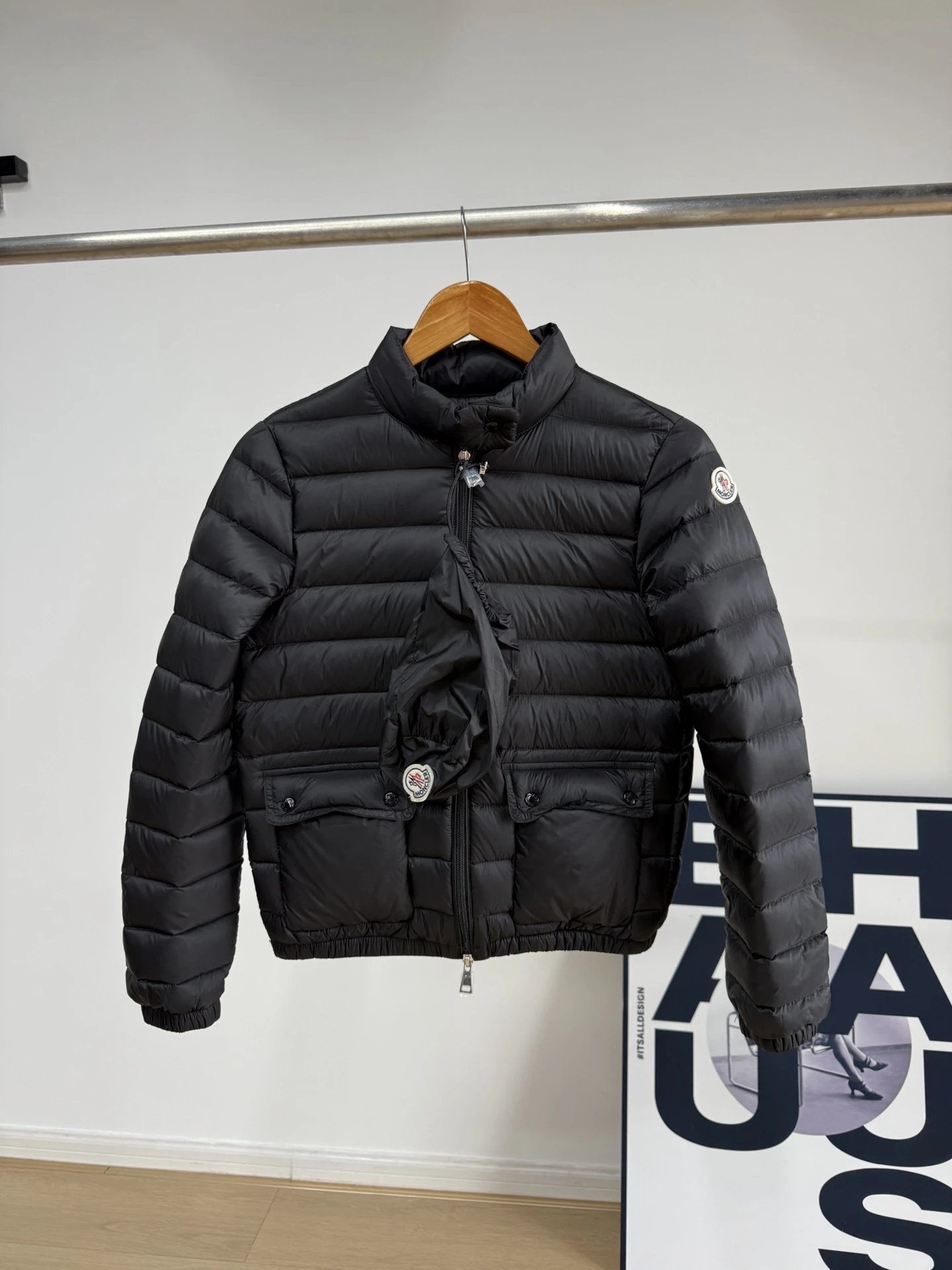黑色  Black