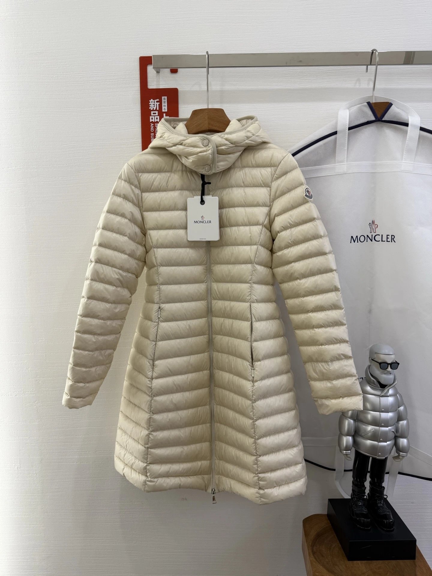米白色Off-white