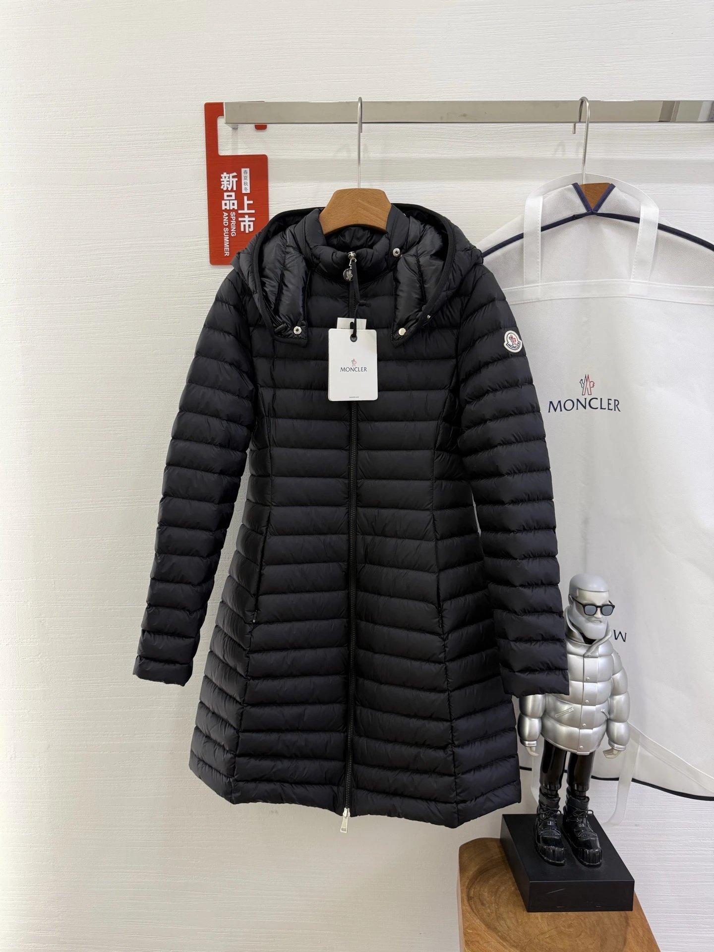 黑色  Black