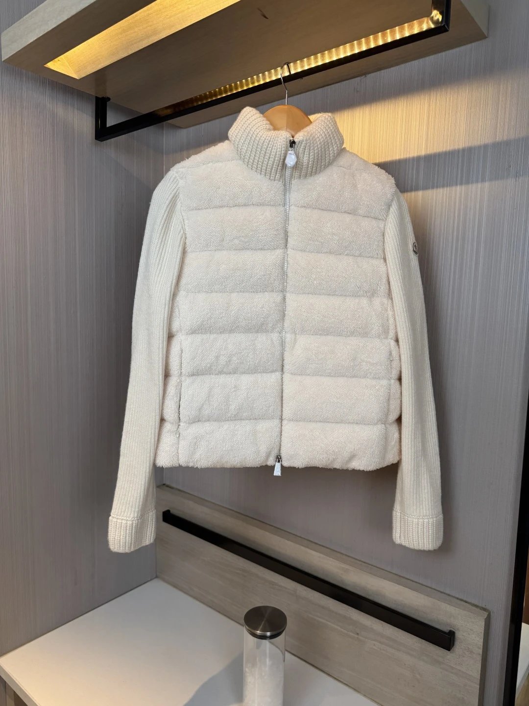 白色White