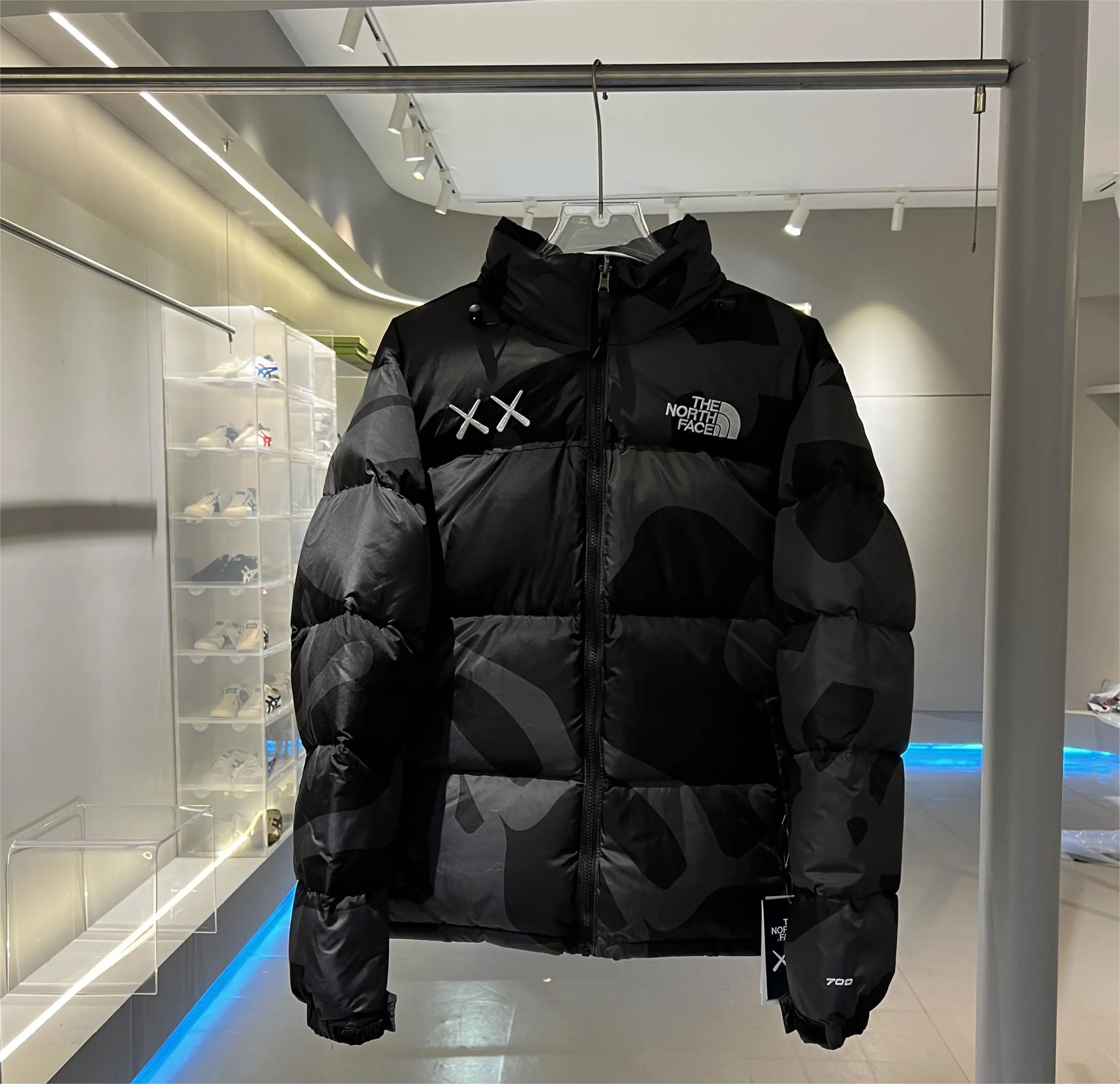 黑色 Black