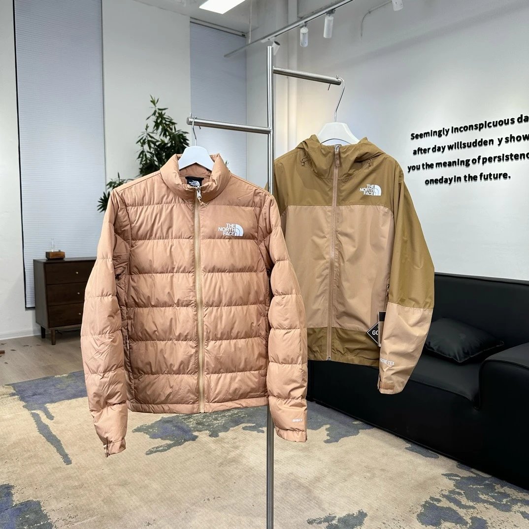 卡其色 Khaki