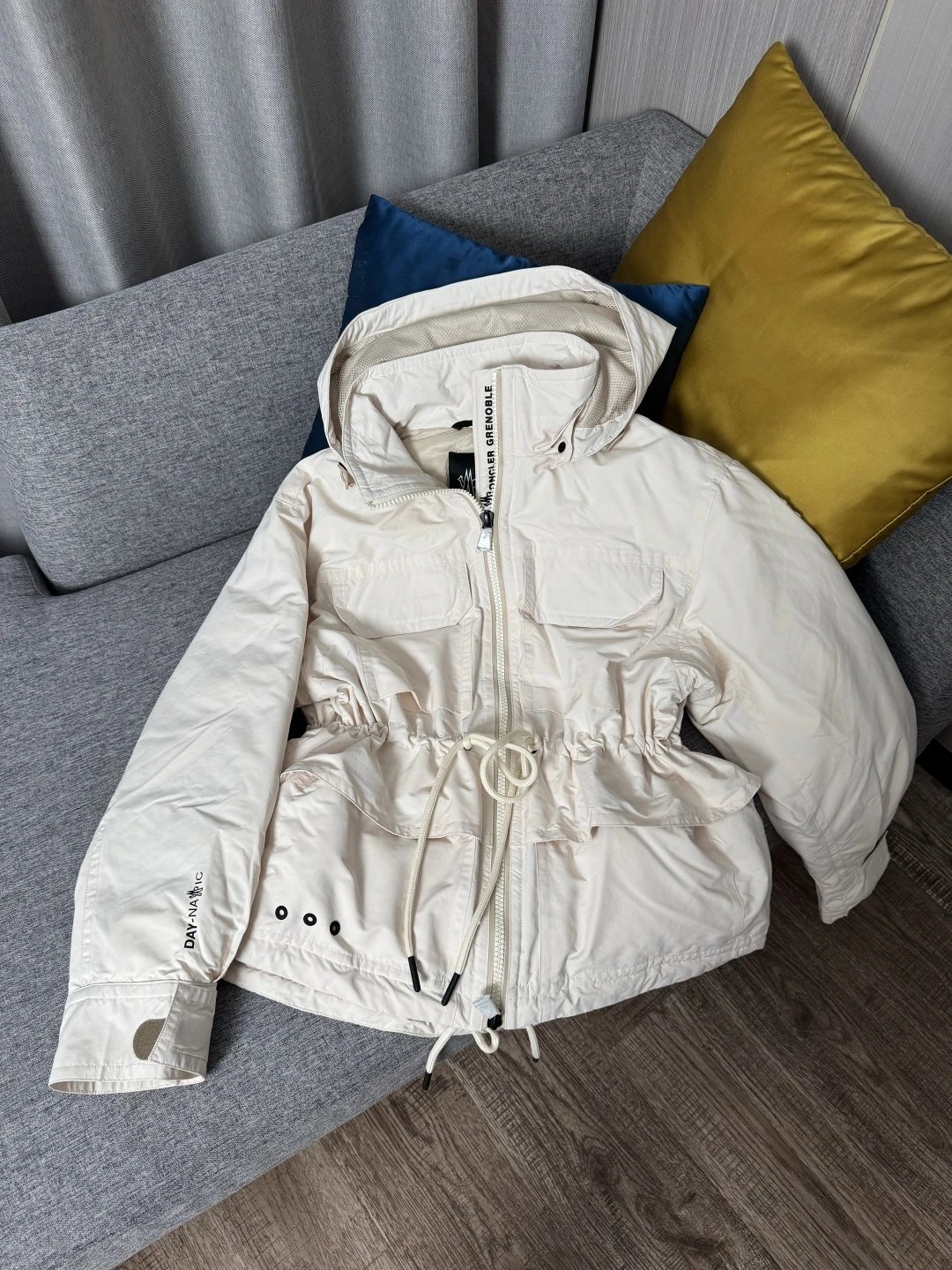 白色White