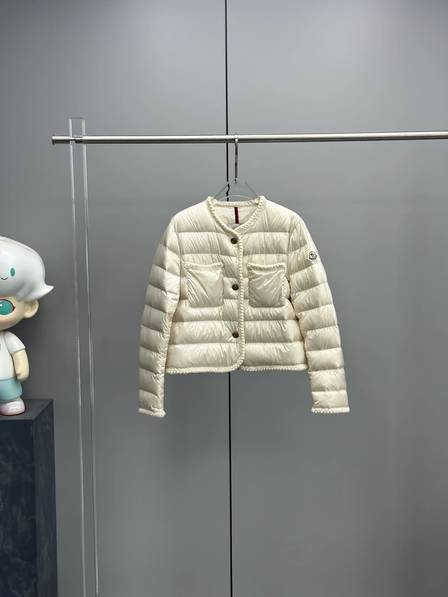 米白色Off-white