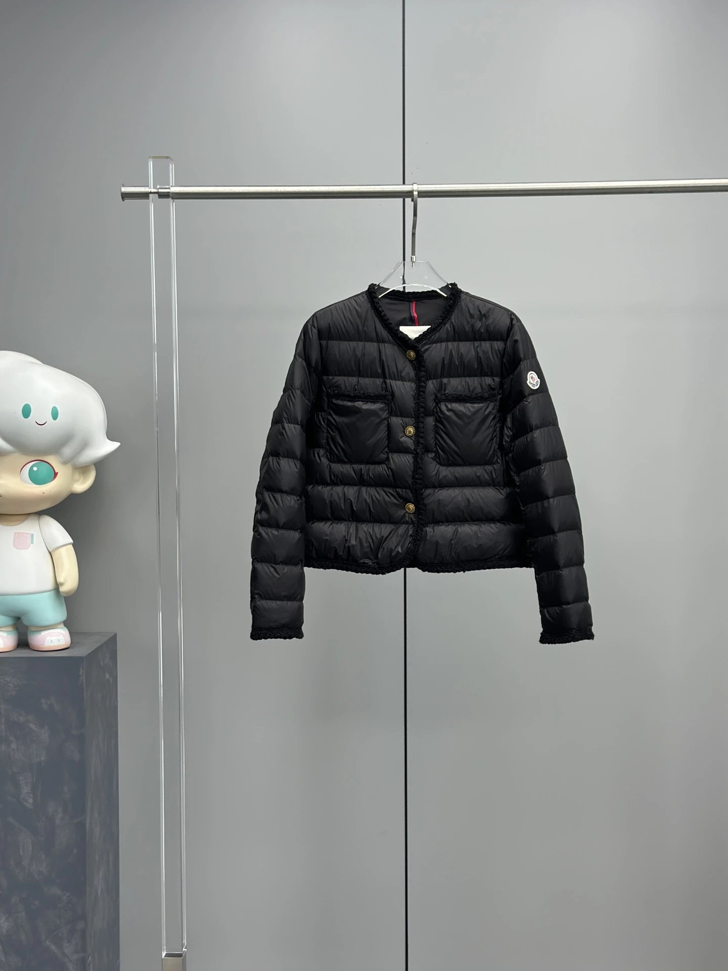 黑色  Black