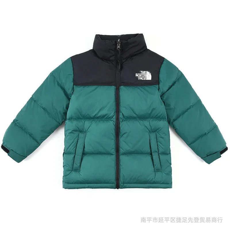 墨绿色