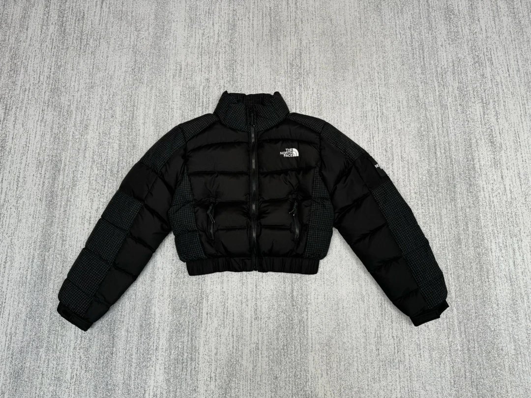 黑色 Black