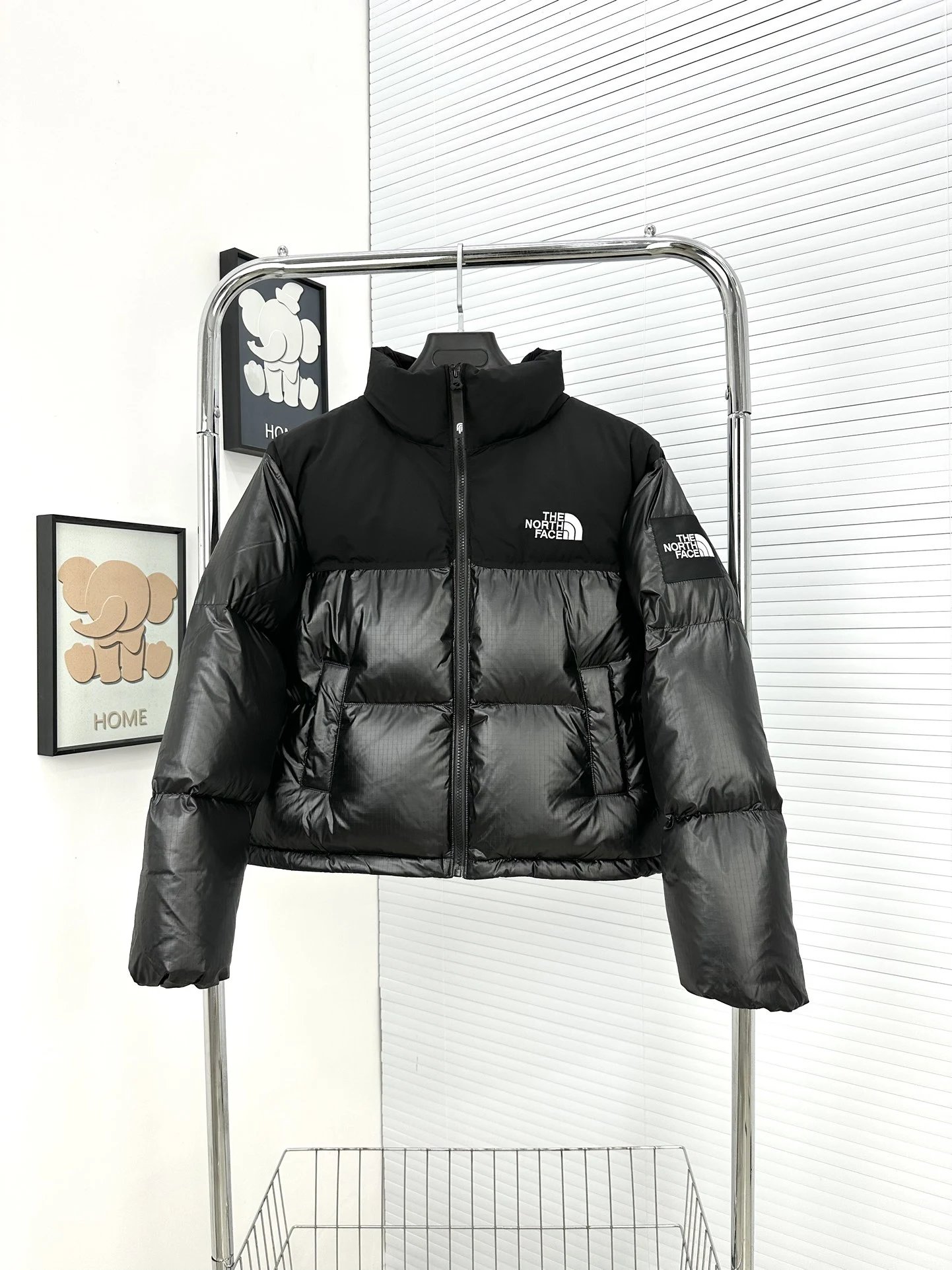黑色 Black