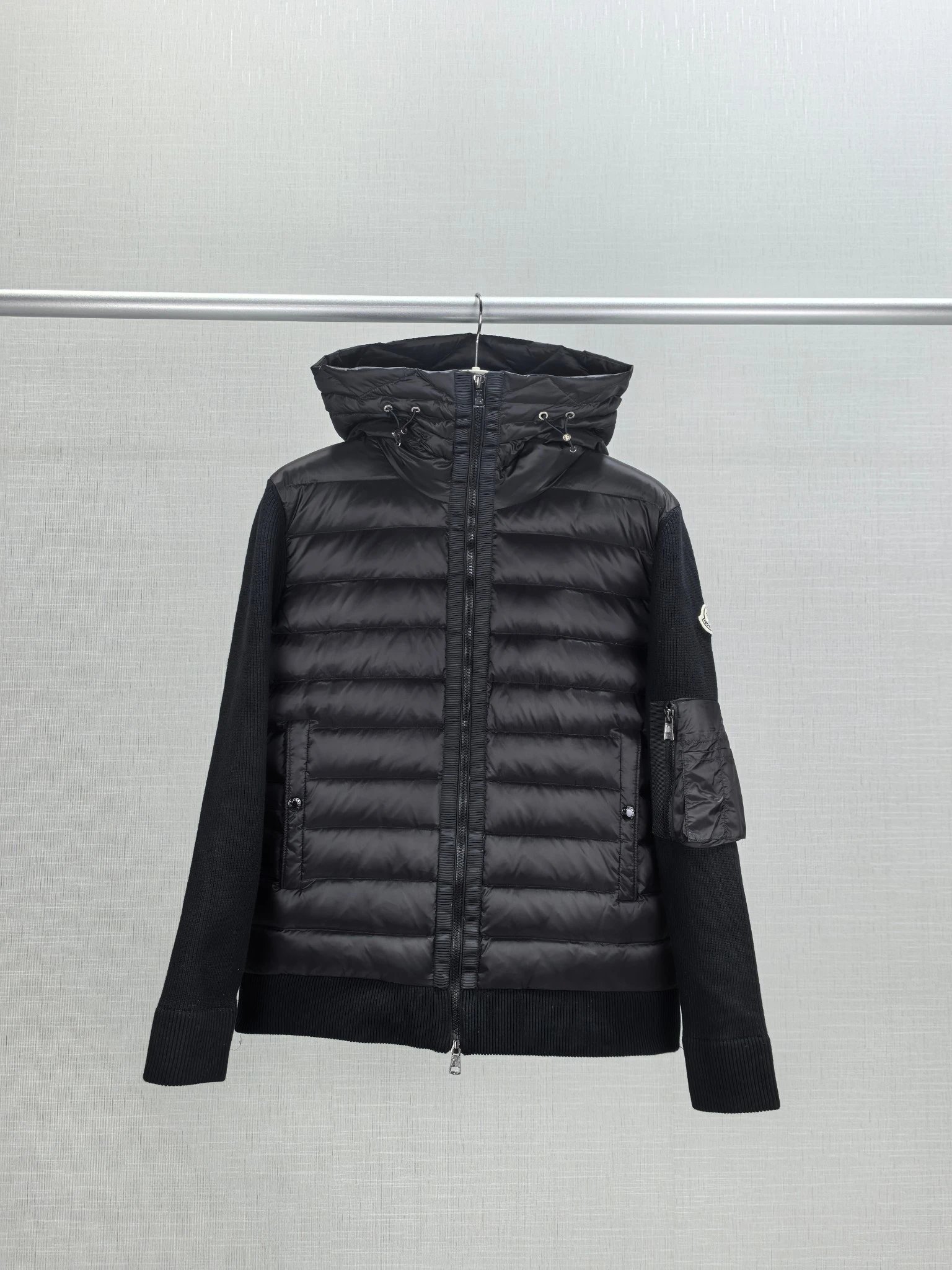 黑色  Black