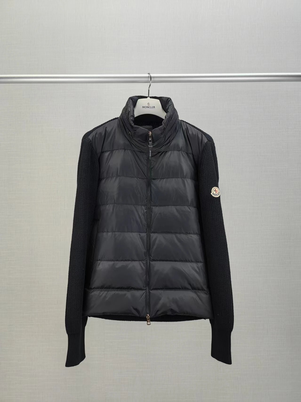 黑色  Black