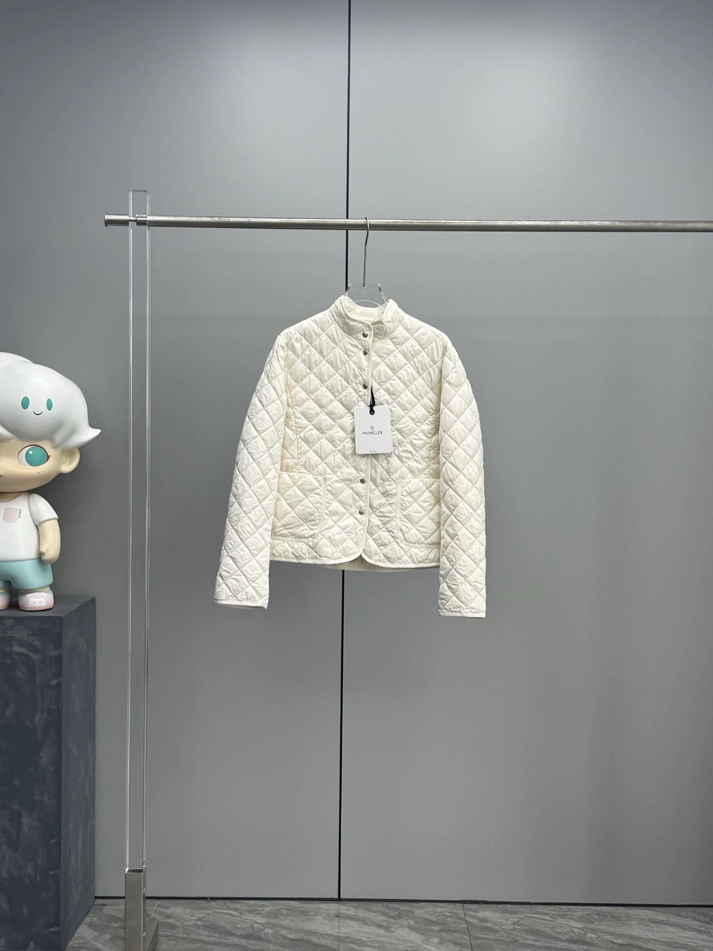 白色White