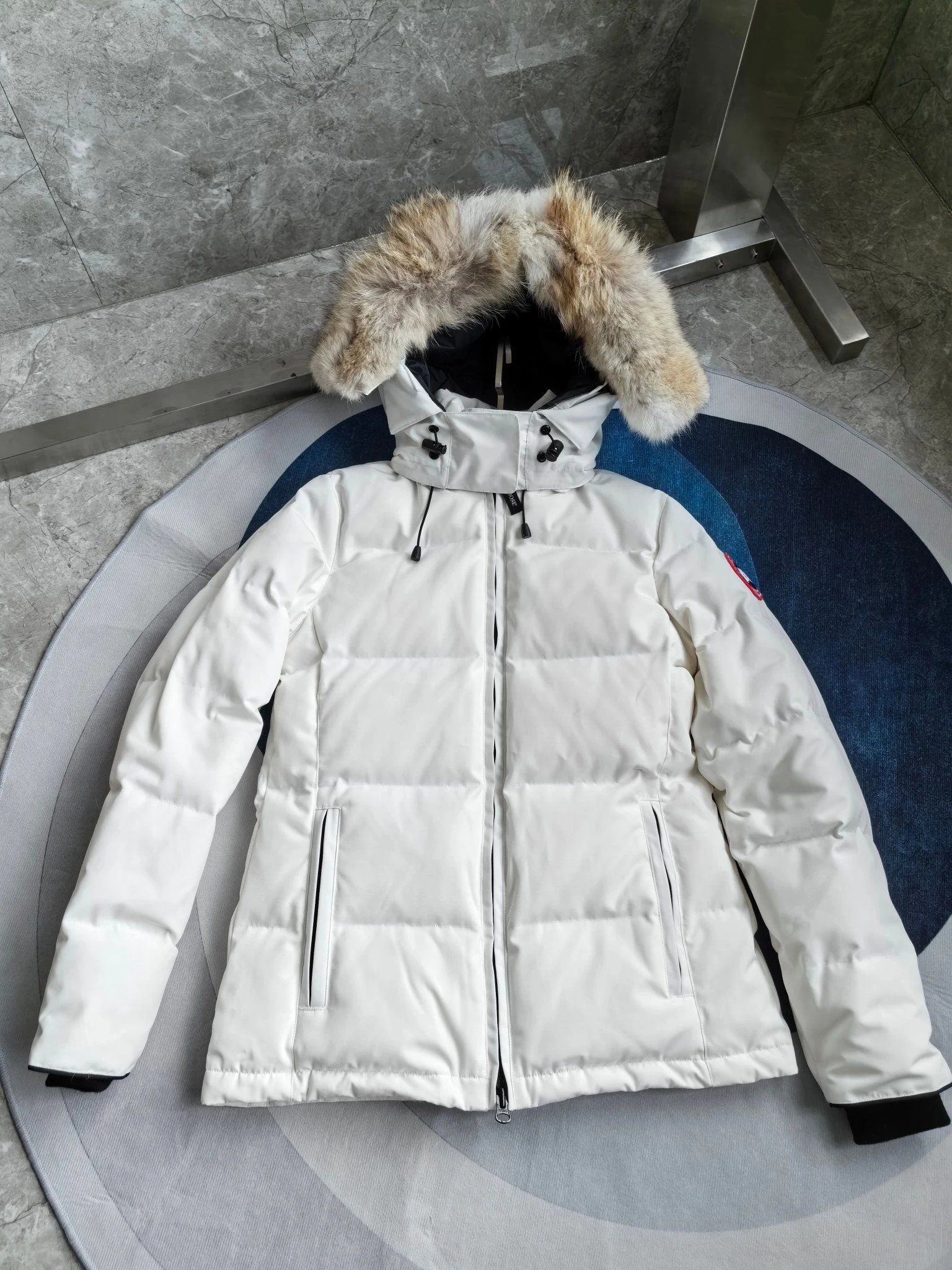 白色White