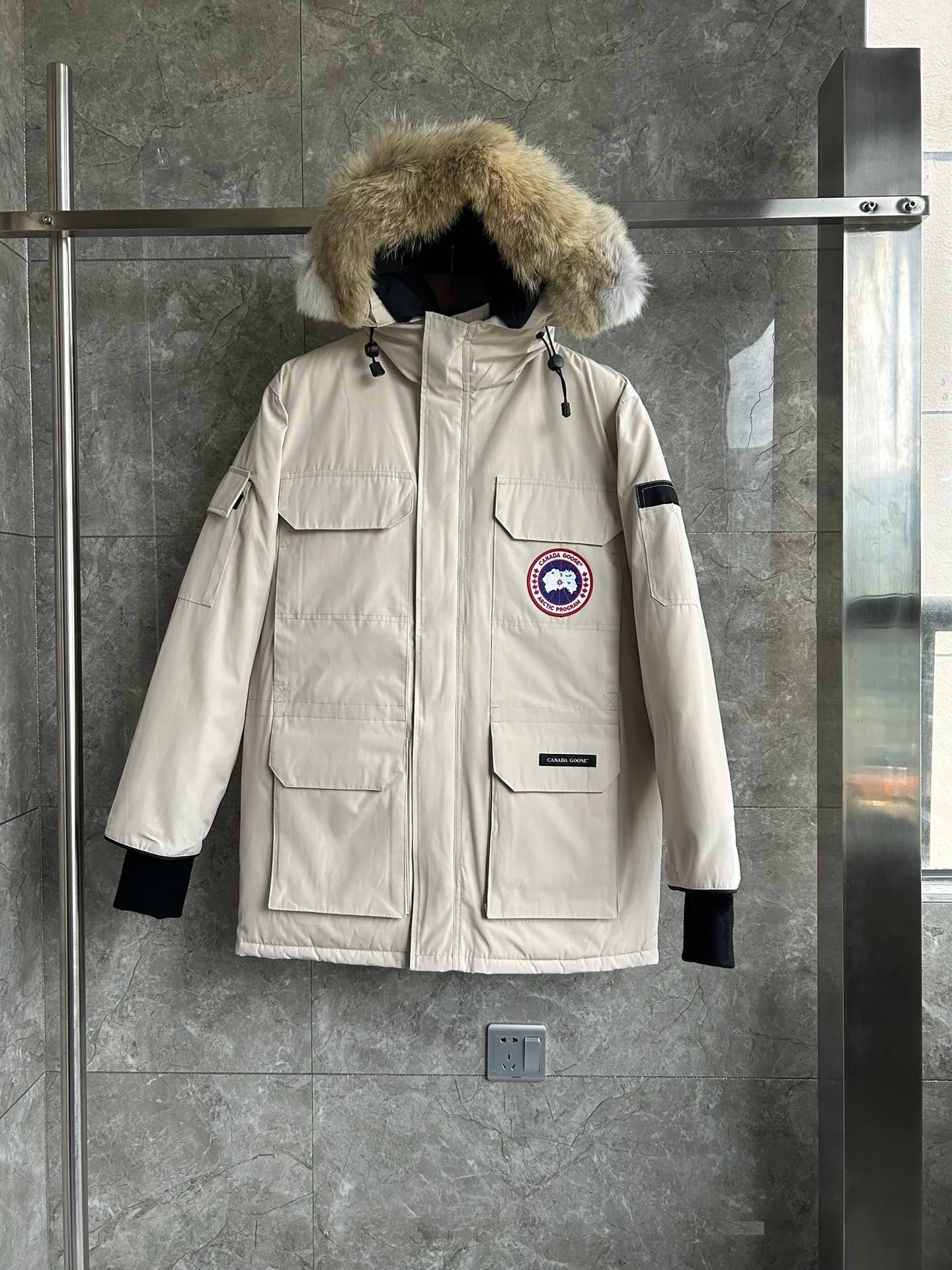 米白色Off-white