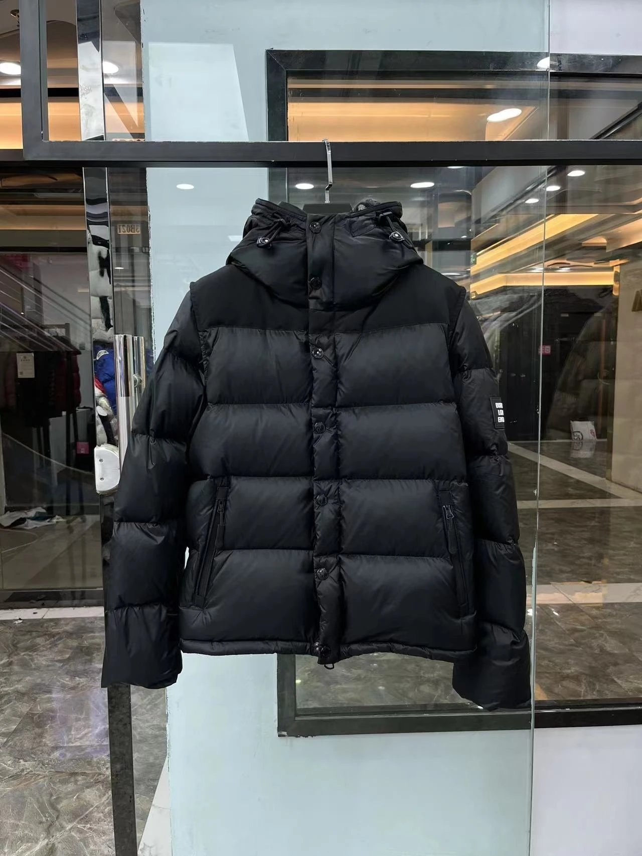 黑色  Black