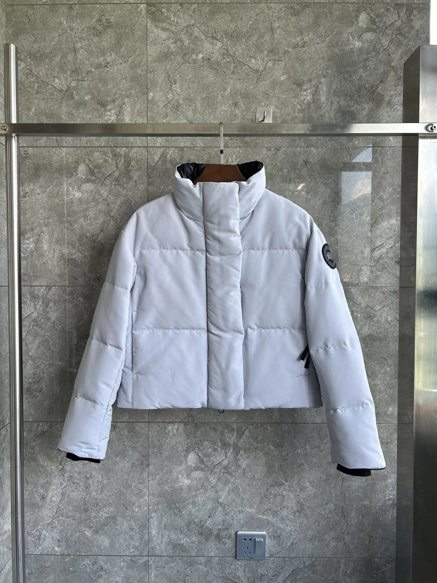 白色White